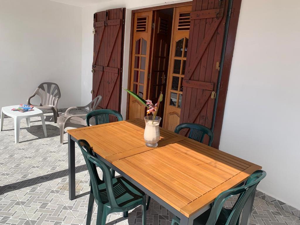 Villa La Terrasse Du Houelmont à Gourbeyre Extérieur photo