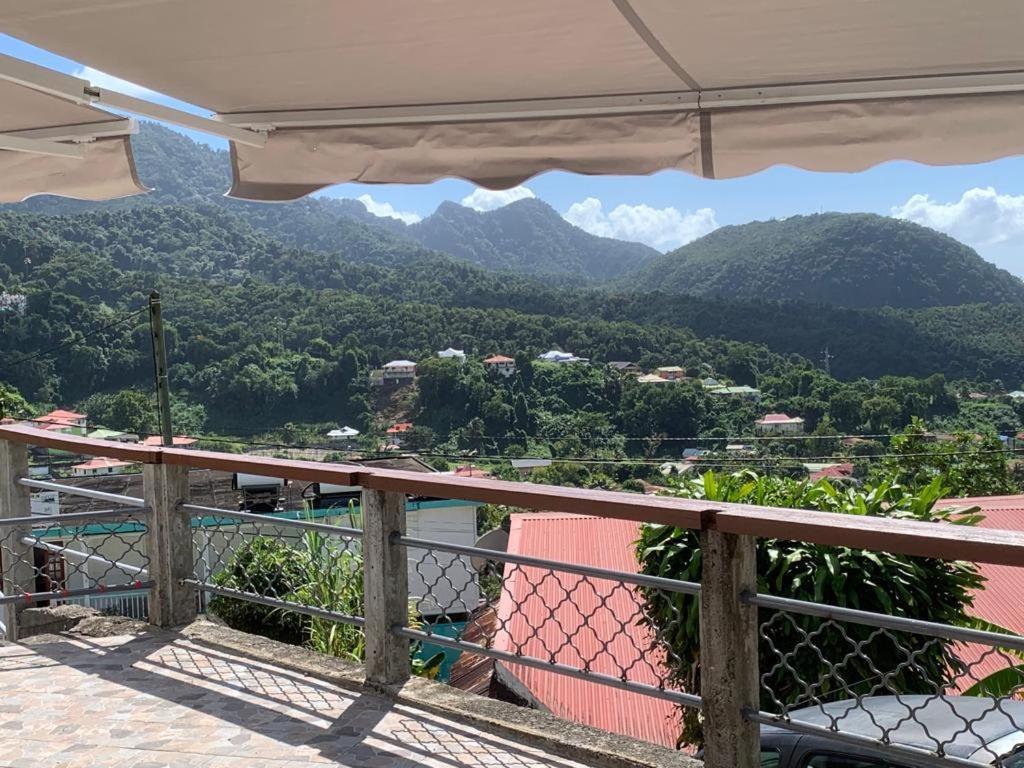 Villa La Terrasse Du Houelmont à Gourbeyre Extérieur photo